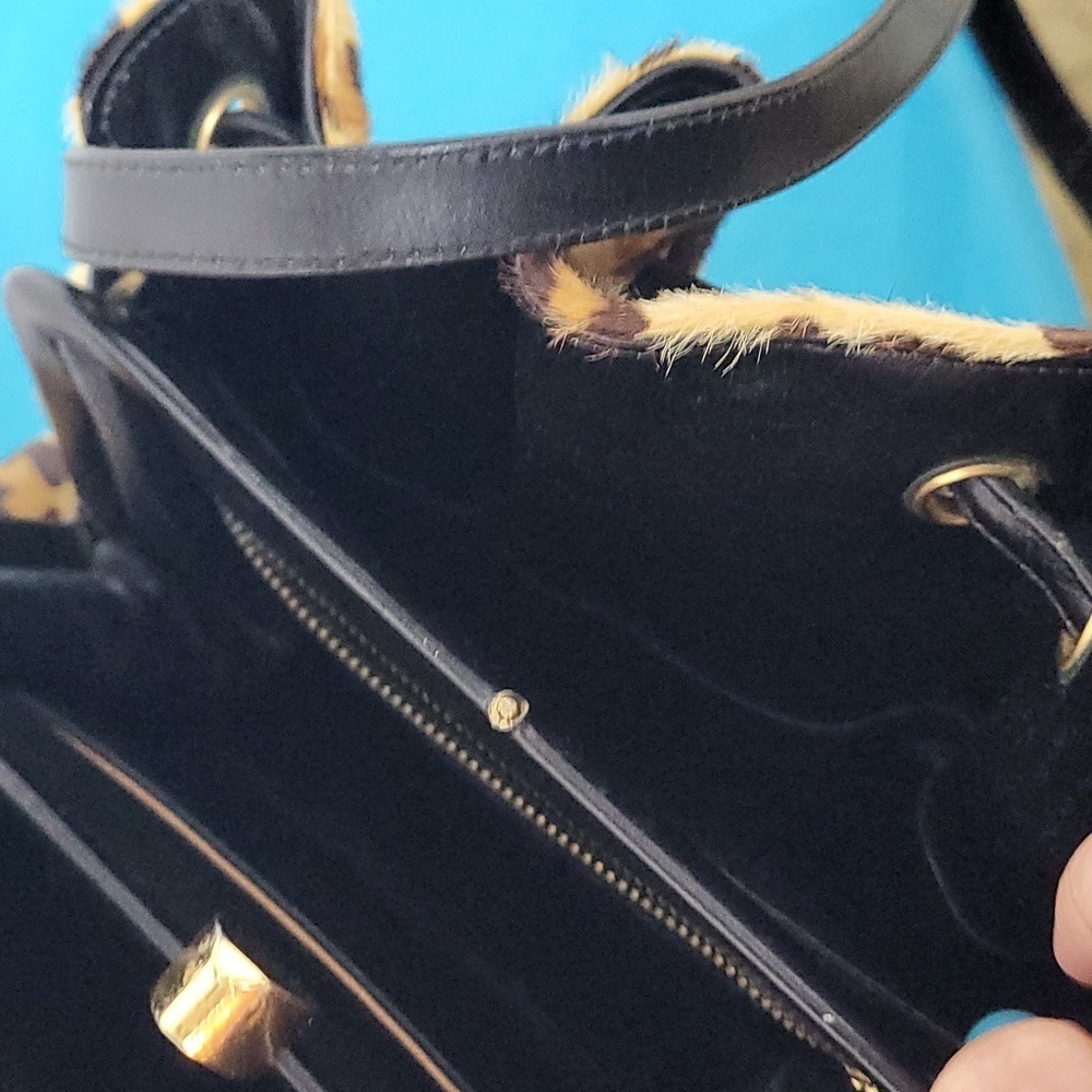 Morris Moskowitz Leather Bucket Bag - Picture 12 of 15